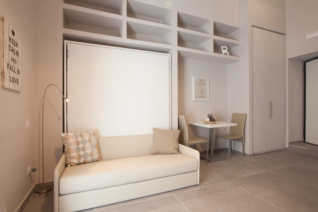 Bovio Prestige Apartments เนเปิลส์ ภายนอก รูปภาพ