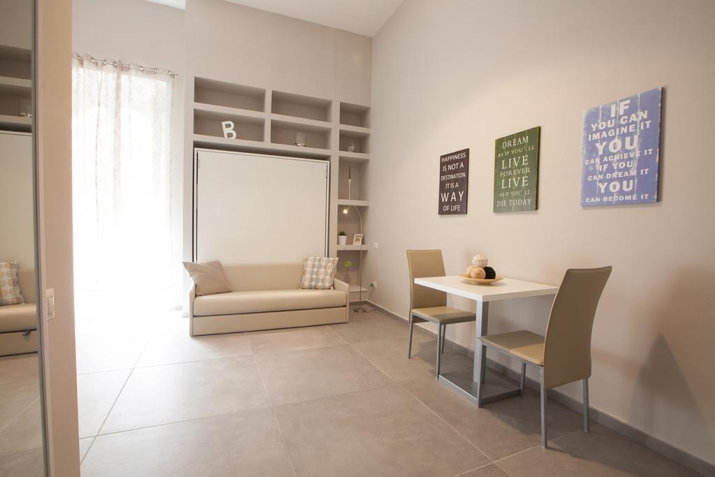 Bovio Prestige Apartments เนเปิลส์ ภายนอก รูปภาพ