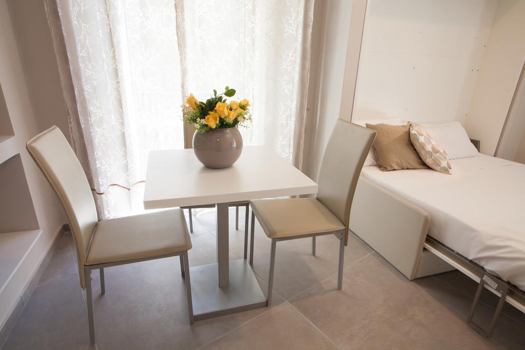 Bovio Prestige Apartments เนเปิลส์ ภายนอก รูปภาพ